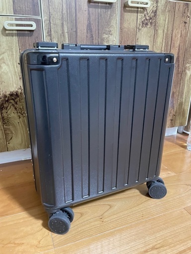 【新品】キャリーバッグ、スーツケース ミニサイズ
