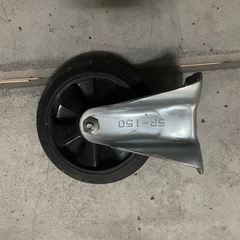 タイヤ 4つ売ります。 自在ゴムキャスター