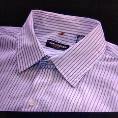 長袖ストライプシャツの画像