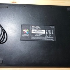 傷、使用感あり　intuos4 PTK-440 Wacom 板タブレットの画像