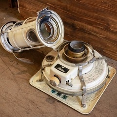 【品川区リサイクルショップ / 配送無料エリアあり】アラジン ブルーフレームヒーター　Aladdin Blue Flame Heater ブルーフレーム　ストーブ　暖房　ヒーター　灯油　灯油ストーブ　　　石油　石油ストーブ　デラックス　39型　レトロ　ビンテージ　アンティークの画像