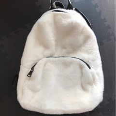 【新品】ふわふわファーリュック　