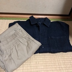 ユニクロのデニムジャケットとシェフパンツ