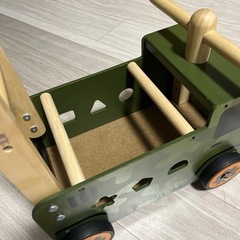 手押し車 赤ちゃん 木のおもちゃ 乗り物 乗用玩具 I'm TOY アイムトイ ウォーカー＆ライド アーミートラック IM-87850の画像