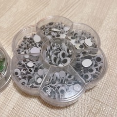 手芸 目玉 おもちゃ、ぬいぐるみなどに ぎょろぎょろの画像
