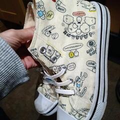 ２１cm　すみっコぐらし　スニーカー　ゴム紐の画像
