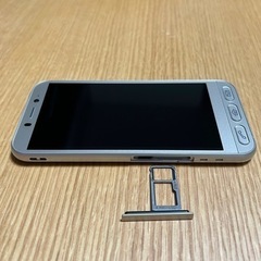 美品Softbank シンプルスマホ4 704SH シャンパンシルバー SHARPの画像