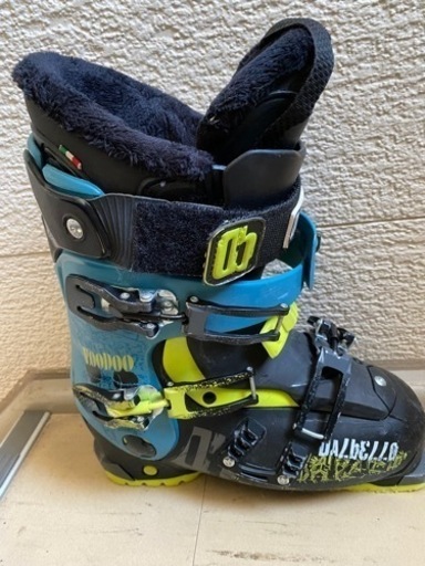 スキー3点セット(スキー板、ブーツ、ストック)