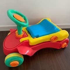 お話し中▶︎本日限定、車のおもちゃ(手押し車にもなる)