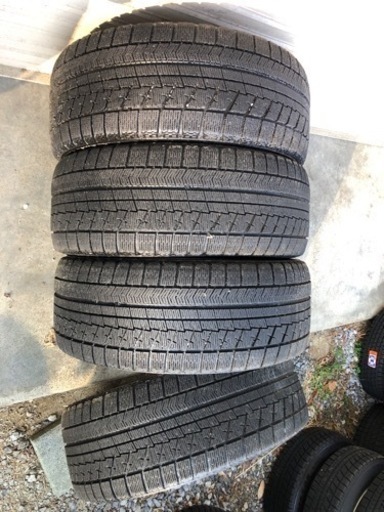冬タイヤ 225/50R17 PCD114.3アルミ付きブリザック 4本組
