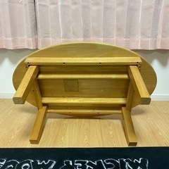 楕円形ローテーブルの画像