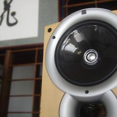 古民家で スピーカーで音楽 流します