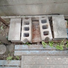 15センチ4本 重量ブロック　バーベキュー　ガーデニング　植木台　建築工事　の画像
