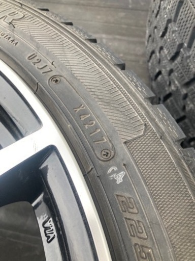 社外18インチホイール、グッドイヤー　ナビ7 225/45-18スタッドレス