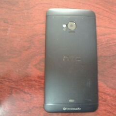 au HTL22 HTC J Oneの画像