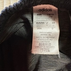 adidas ハーフパンツの画像