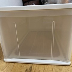 押入れ収納ケースの画像