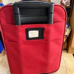 古いキャリーバッグの画像