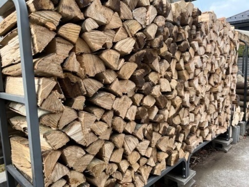 キャンプ　薪ストーブに