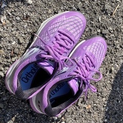 テニスシューズ