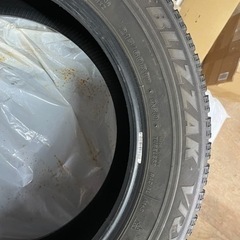 ブリヂストン　ブリザックVRX　215/60R17