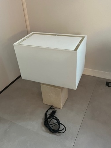 無印良品　スタンドライト　白大理石