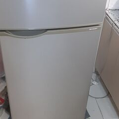 一人暮らし用ツードア冷蔵庫の画像