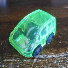 おもちゃ ミニカー 中身が見えて、子ども達に人気でした。