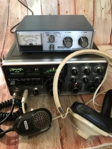 アマチュア無線機　TRIO TS-700G II    アンテナカップラその他付属品、取説付き