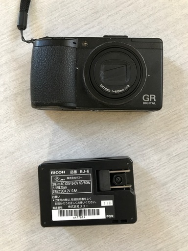 【中古】リコー RICOH GR DIGITAL III SDカード(4GB)、充電器付き