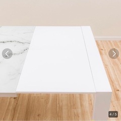 ニトリ　ダイニングテーブル　大理石風　伸縮　白　ガラスの画像
