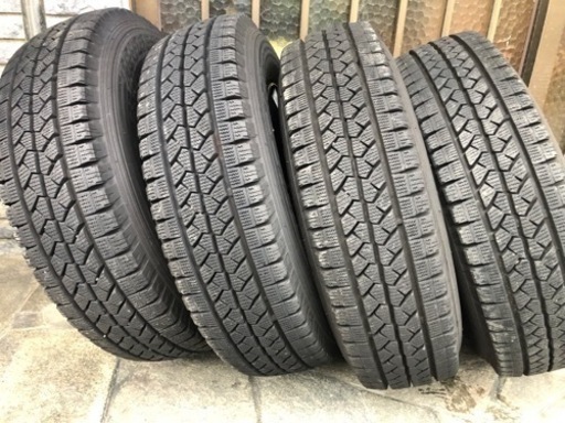 スタッドレス