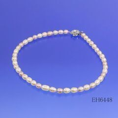 淡い色合いが素晴らしい。淡水真珠ネックレス②