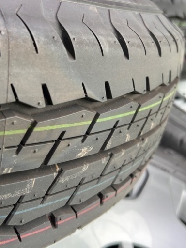 ハイエース　7型新車外し純正タイヤ＆ホイール