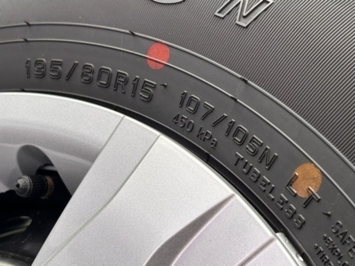 ハイエース　7型新車外し純正タイヤ＆ホイール