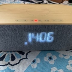 Bluetoothスピーカー　デジタル時計　ワイヤレス充電器