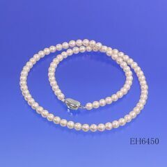 正当派の[パールホワイト]が極りました。