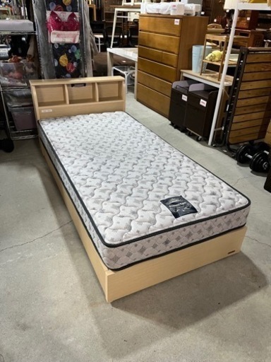 ☆2024年も宜しくお願い致します!!☆ フランスベッド シングル フレーム＆マットレス 引出し収納付き 美品です!!