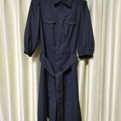 紺色のワンピース