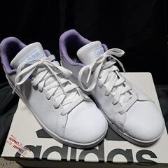 adidas　スニーカー　23.5　ほんの数回使用の画像