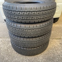 はめ替え工賃込み！ダンロップ195/80R15 107/105L LT 山あり中古4本セット！21年22年製！ハイエース、キャラバン