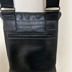 レザーのショルダーバッグを売ります。の画像