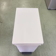 【リサイクルショップ　ピカソ　小松原】20L 消臭スリム 小型ペダルペール ふた付ゴミ箱 オフホワイト★3252★の画像