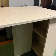 3段階折りたたみ可能テーブルの画像