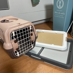 クレートとペットシーツホルダー
