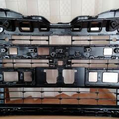 ノア 90系ハイブリッドSZ フロントグリルの画像