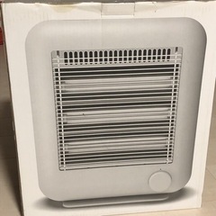 遠赤外線ストーブ　加湿機能付き