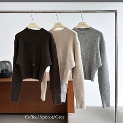 【ほぼ新品】ジップアップニット レディースの画像