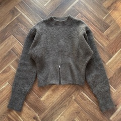 【ほぼ新品】ジップアップニット レディースの画像