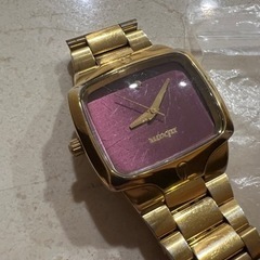 Nixon ニクソン　腕時計　ゴールドの画像